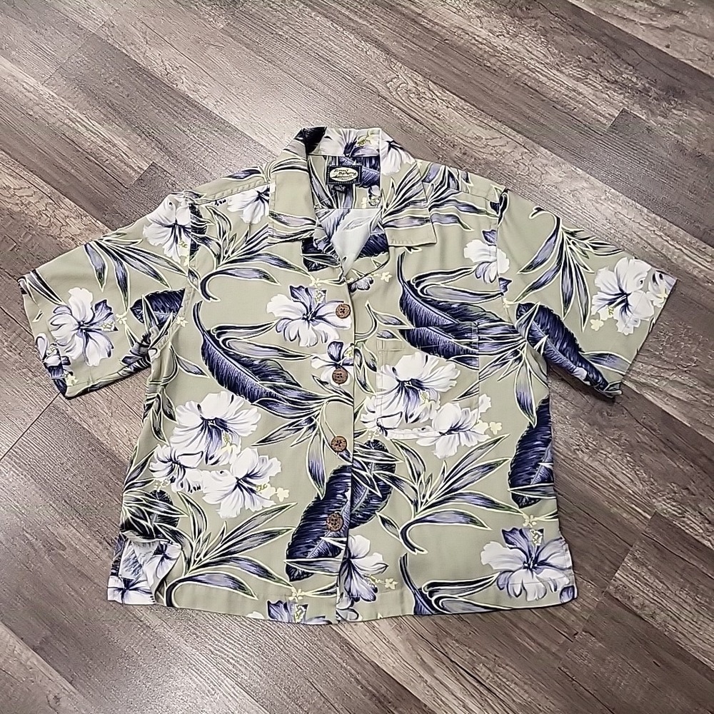 Tommy Bahama Women's Tropical Short Sleeve Button Up Silk Top, XS